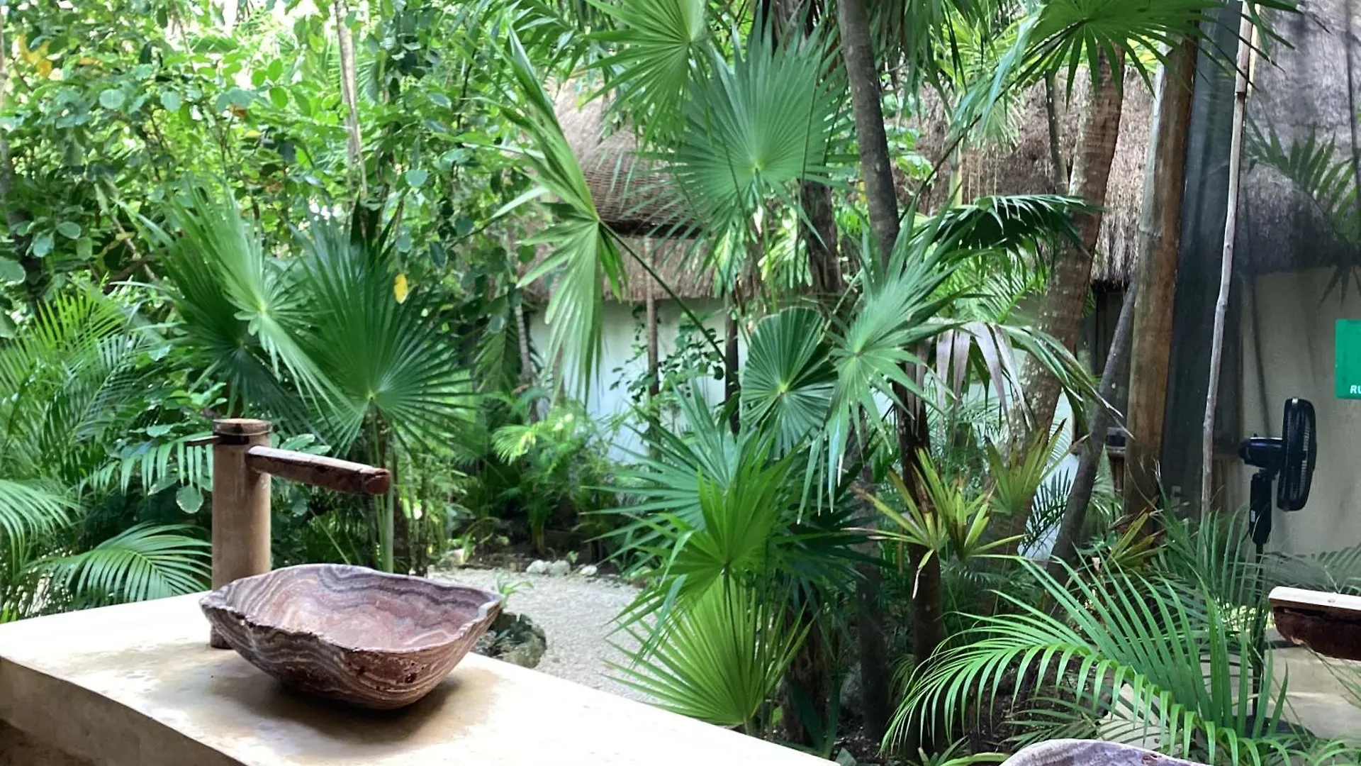 Yaxchen Tulum Cabanas & Cenote Gerendaház