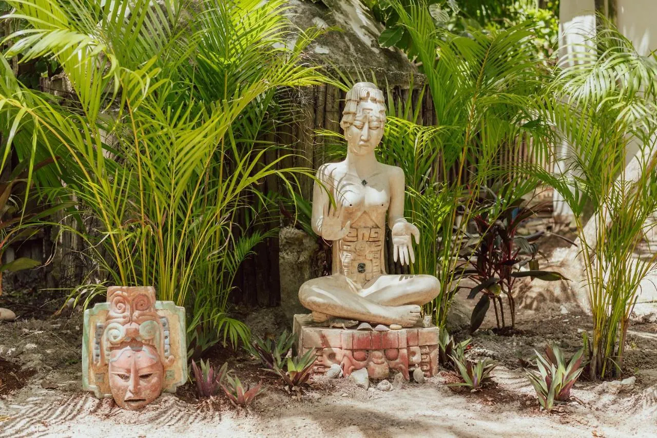 Yaxchen Tulum Cabanas & Cenote Lodge
