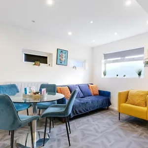 Kings House Hayes, West London A Apartment Northolt (Greater London)