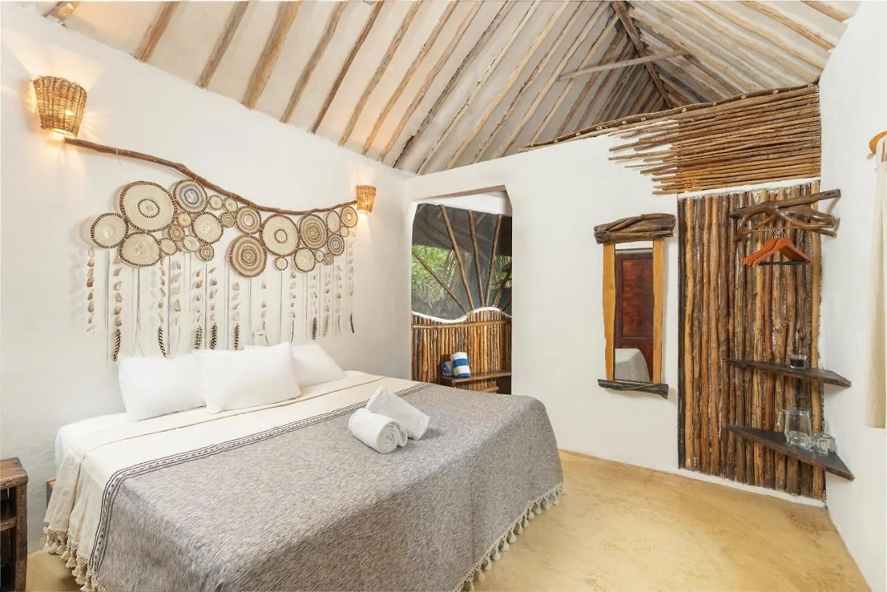 Lodge Yaxchen Tulum Cabanas & Cenote