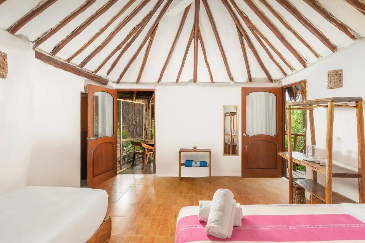 Lodge Yaxchen Tulum Cabanas & Cenote